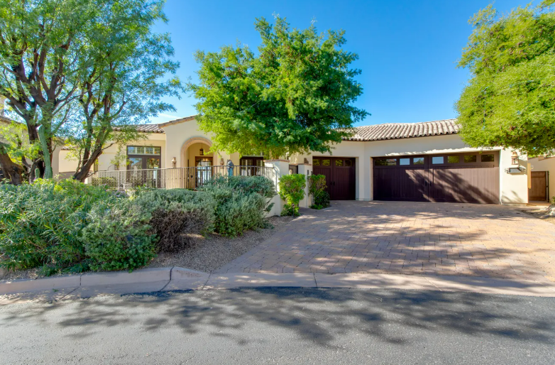 Massive Paradise Valley home sells for $3M